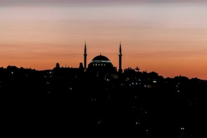 Free daily buffet breakfast - Central Park Istanbul (Istanbul)