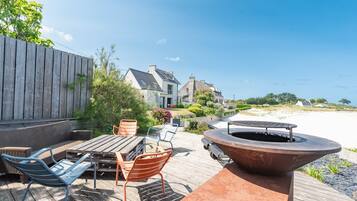House | Outdoor dining