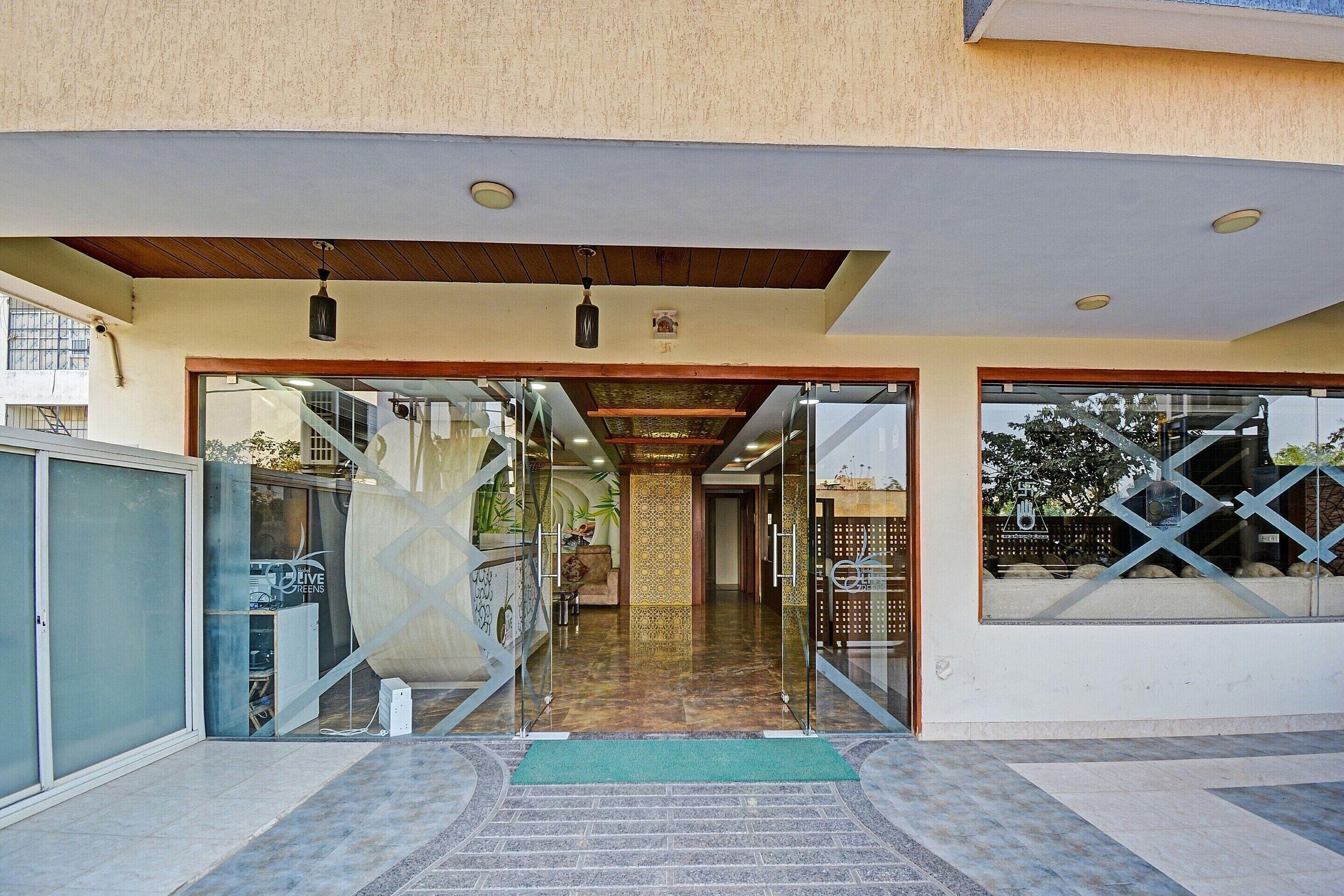 House | Reception