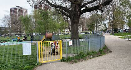 The Shepherd Bush Stay in London by Gndj