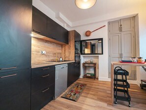 Fridge, microwave, dishwasher - Charming house with garden - 6 guests (Crozon-sur-Vauvre)