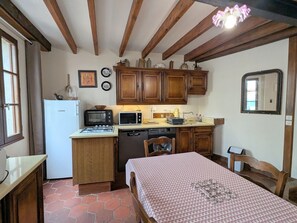 Kühlschrank, Mikrowelle, Geschirrspüler