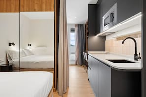 Premium Studio | Desk, laptop workspace, free WiFi - Be Casa Barakaldo (Baracaldo)