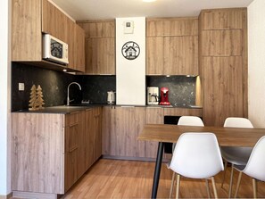 Kühlschrank, Mikrowelle, Geschirrspüler