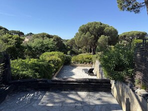 Property grounds - Charming mas with AC - 4 guests, 300m from the sea (La Croix-Valmer)