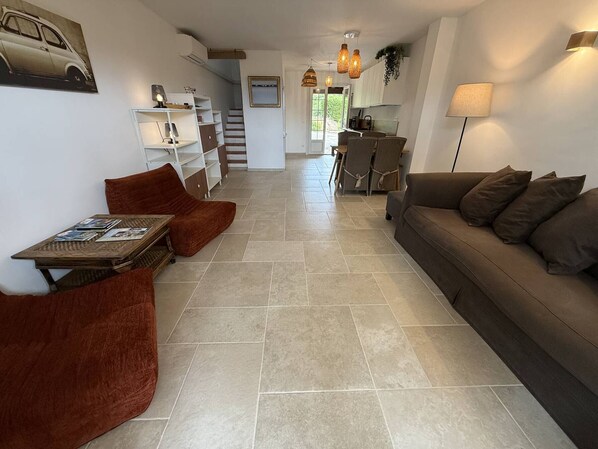 Living area - Charming mas with AC - 4 guests, 300m from the sea (La Croix-Valmer)