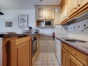 Kühlschrank, Mikrowelle, Geschirrspüler