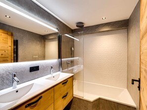 Bathroom - Spacious apartment near slopes and shops - 8 guests (Val-d'Isère)