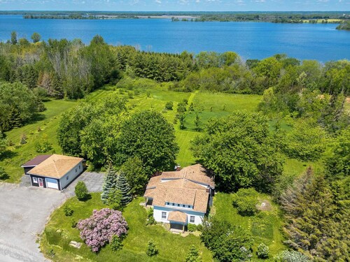 Lenny Ranch - 7 Acres + Waterfront