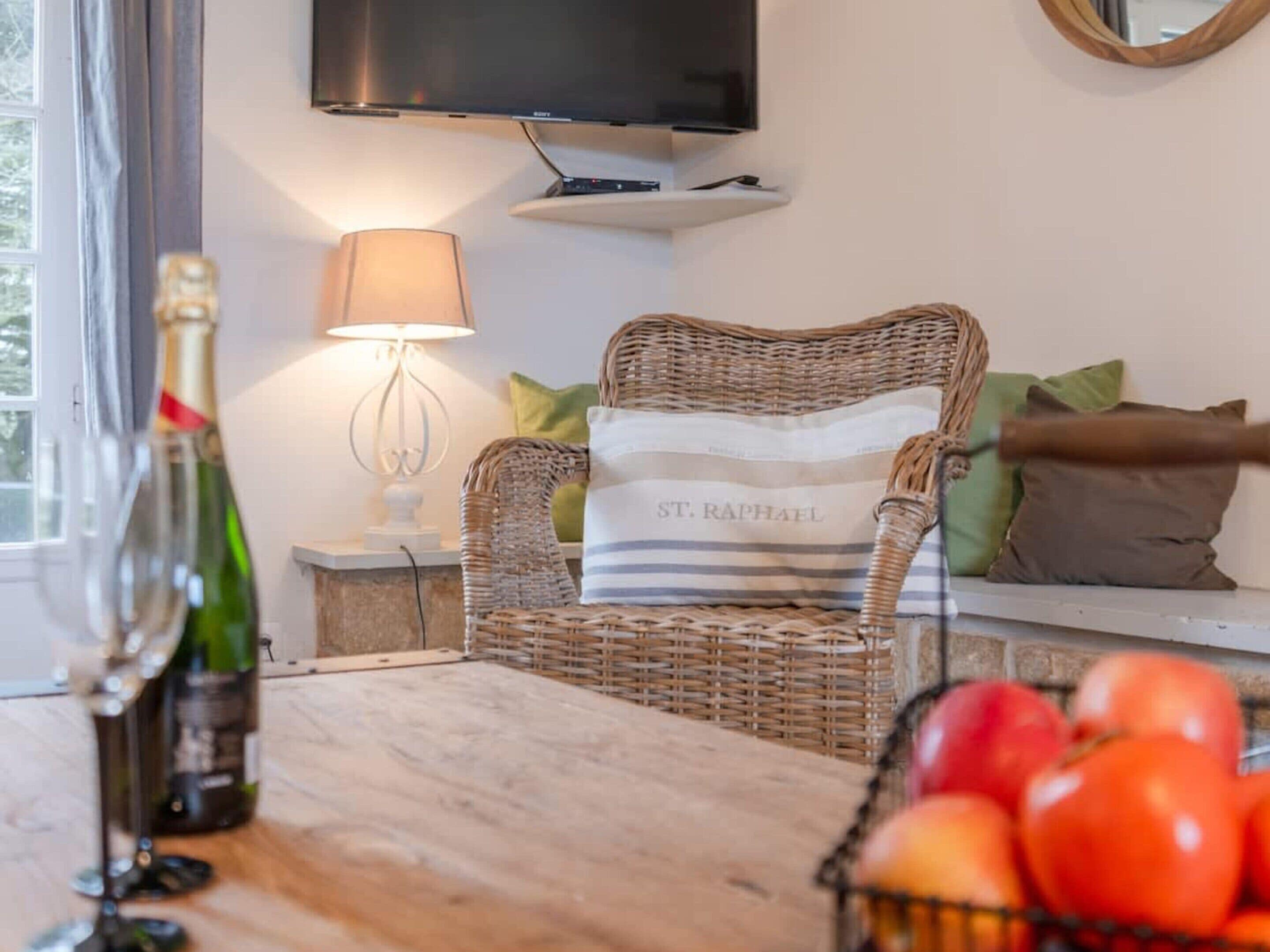 Apartment | Dining