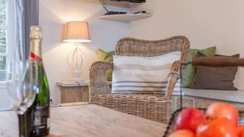 Apartment | Dining