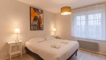 Apartment | 3 bedrooms, laptop workspace, iron/ironing board, individually furnished
