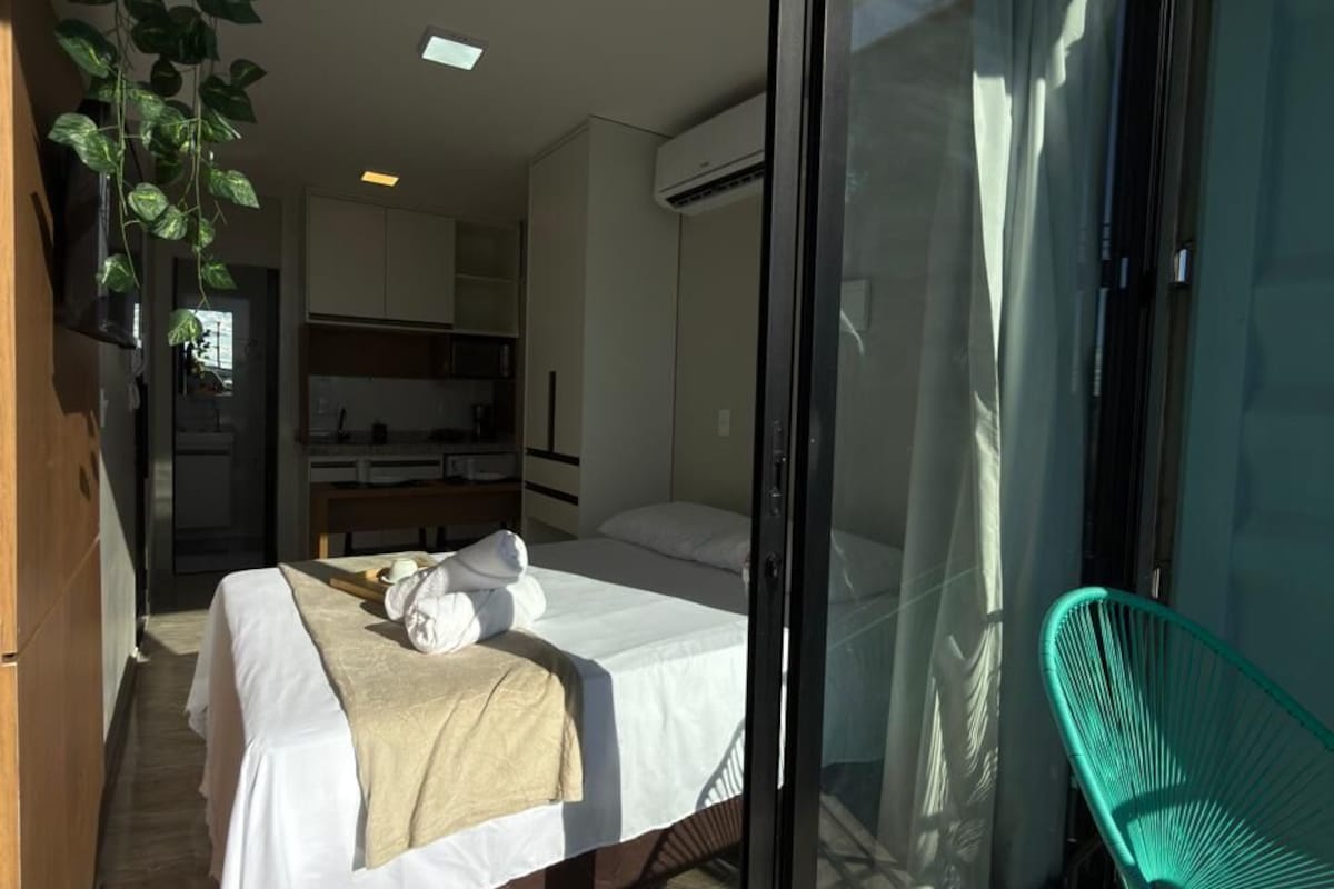 Comfort Studio Suite, City View | Living area