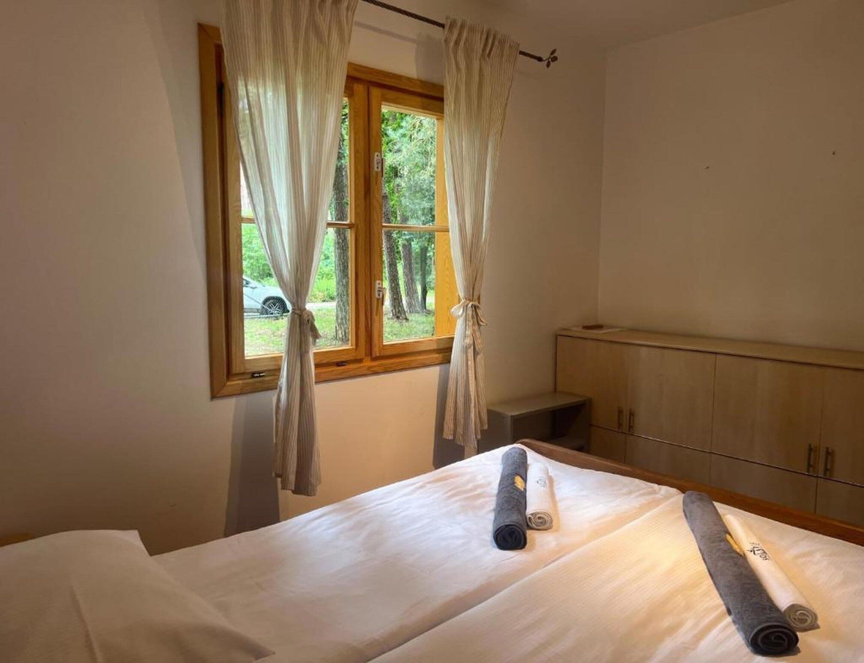 House | 2 bedrooms, individually furnished, bed sheets