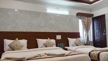 Deluxe Triple Room | Free WiFi