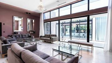 Villa | Living area