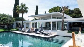 Villa | Pool | Indoor pool, outdoor pool