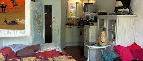 1 bedroom, iron/ironing board
