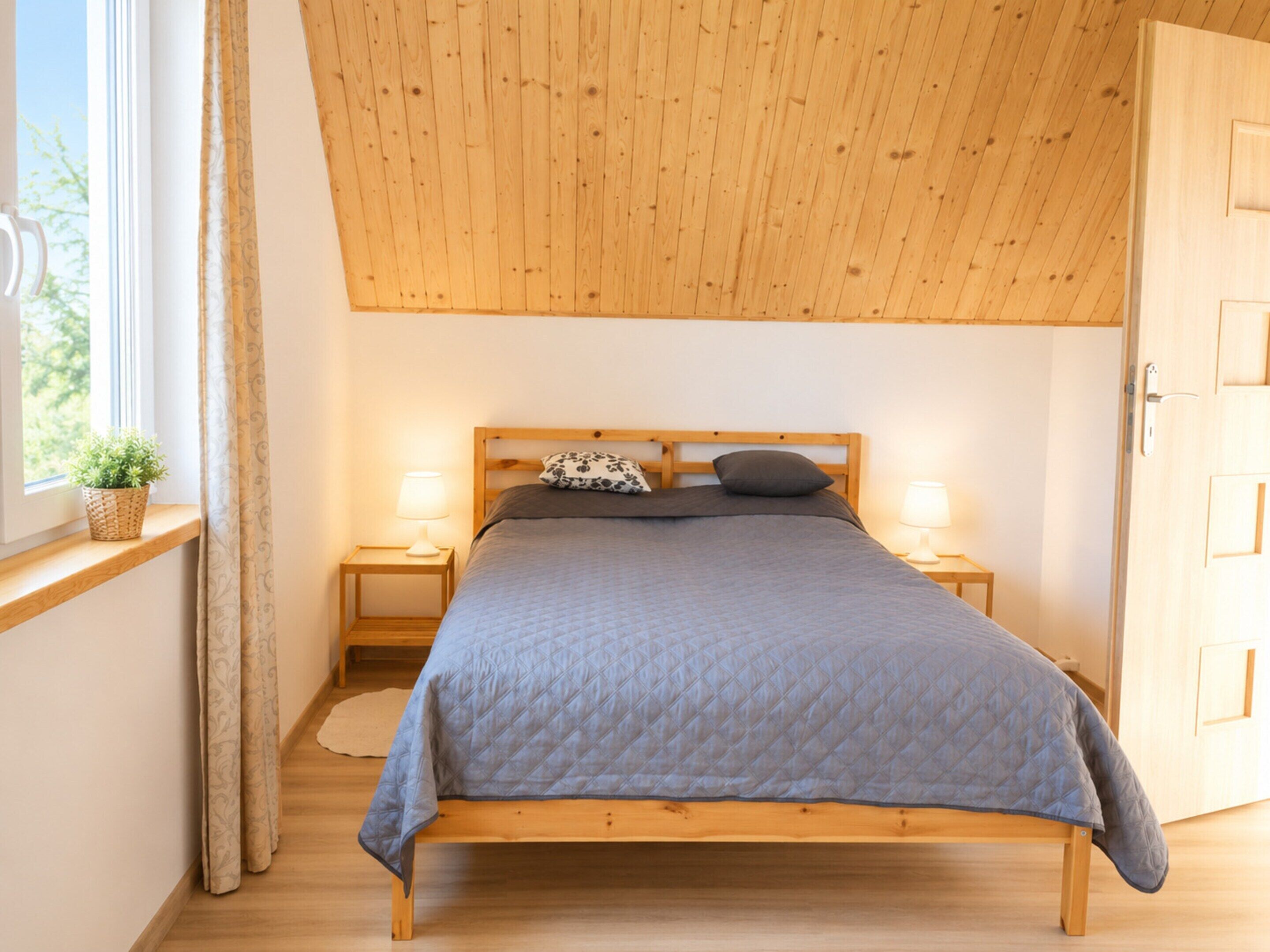 2 bedrooms, individually furnished, bed sheets