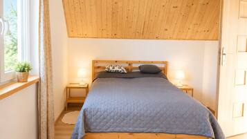 2 bedrooms, individually furnished, bed sheets
