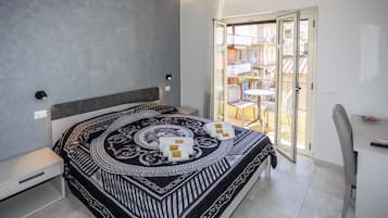 Room, Balcony | Free WiFi