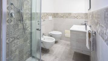 Room, Balcony | Bathroom