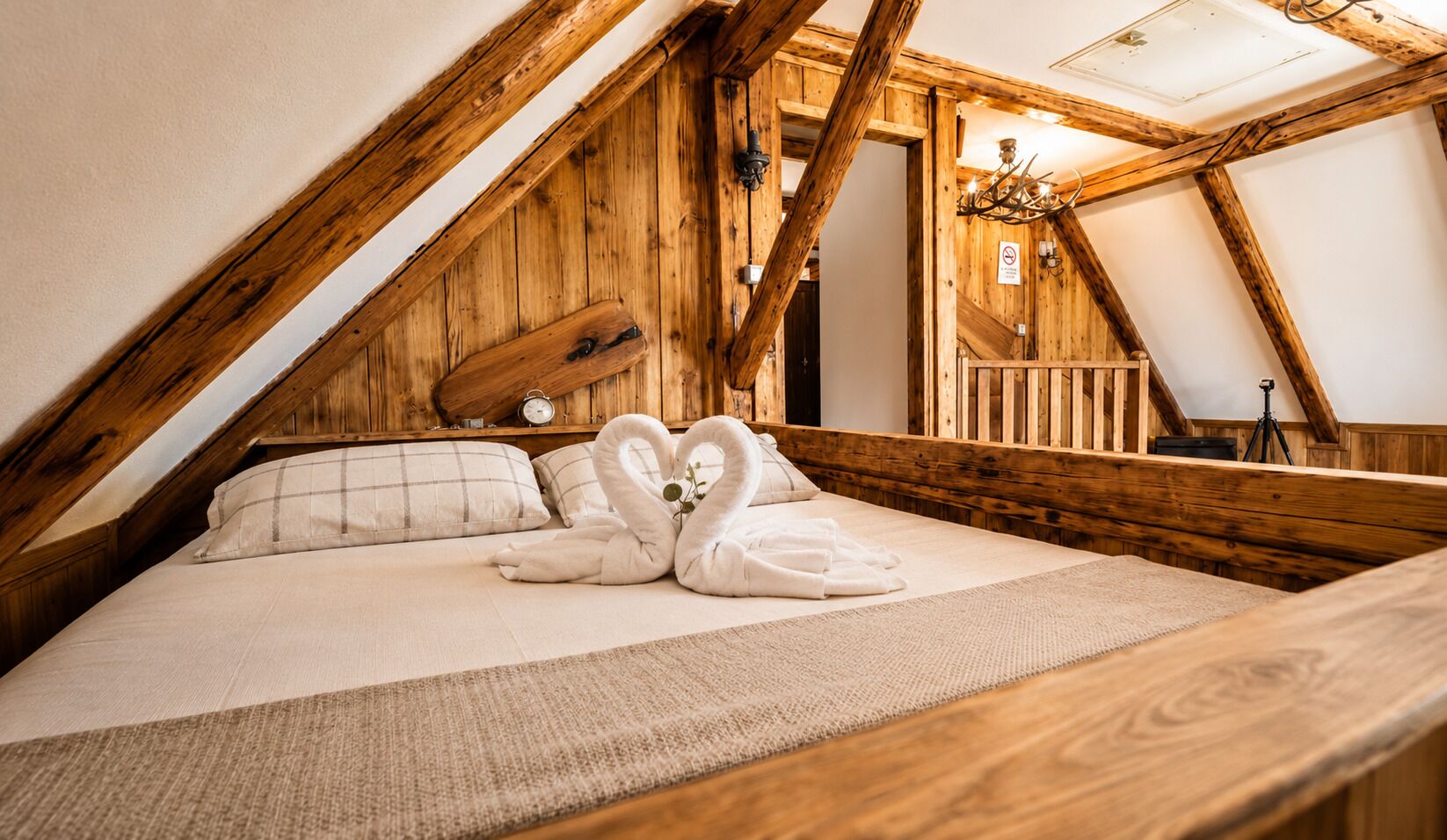 2 bedrooms, iron/ironing board, Internet, bed sheets