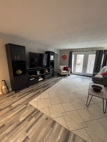 3-bedroom scenic condo with Jacuzzi tub