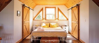 Blue Island retreat- Secluded, Quiet and Welcoming