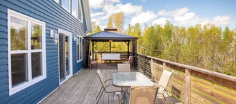 Blue Island retreat- Secluded, Quiet and Welcoming