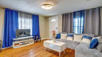 House (3 Bedrooms) | Front of property