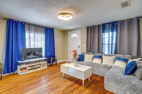 Explore Jax! Convenient Family Home W/ Backyard - Florida