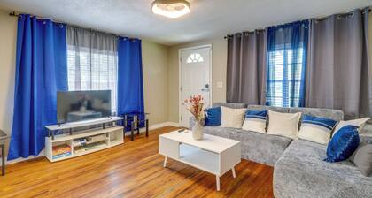 Explore Jax! Convenient Family Home w/ Backyard