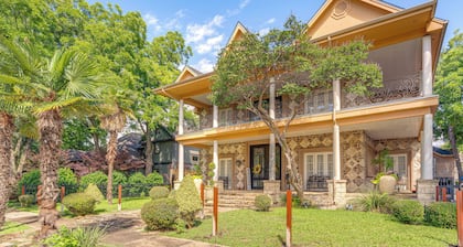 Luxe Old East Dallas Home in Historic Munger Place