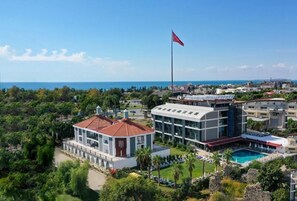 المنشأة من الخارج
