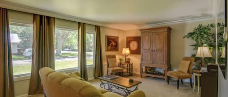 House (3 Bedrooms) | Front of property