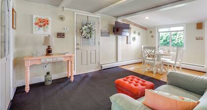 Warwick Apt w/ Waterfront View, Walk to Marina!