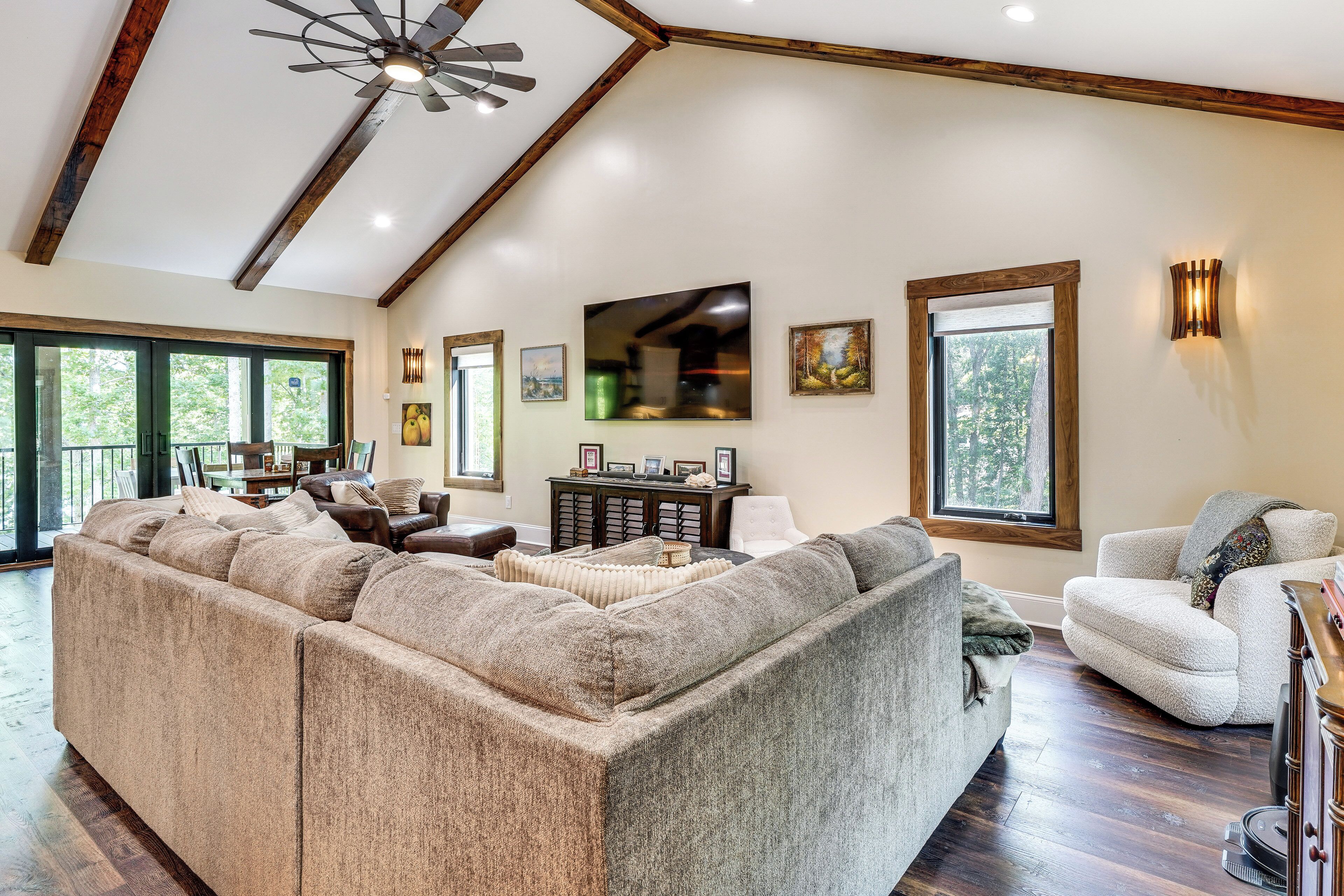 House (4 Bedrooms) | Interior