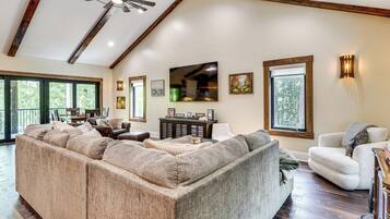 House (4 Bedrooms) | Interior