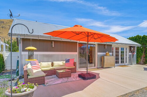 Walk to River + Bike Trail! East Wenatchee Escape