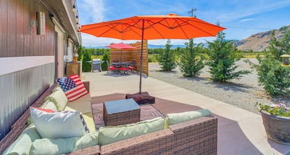 Walk to River + Bike Trail! East Wenatchee Escape