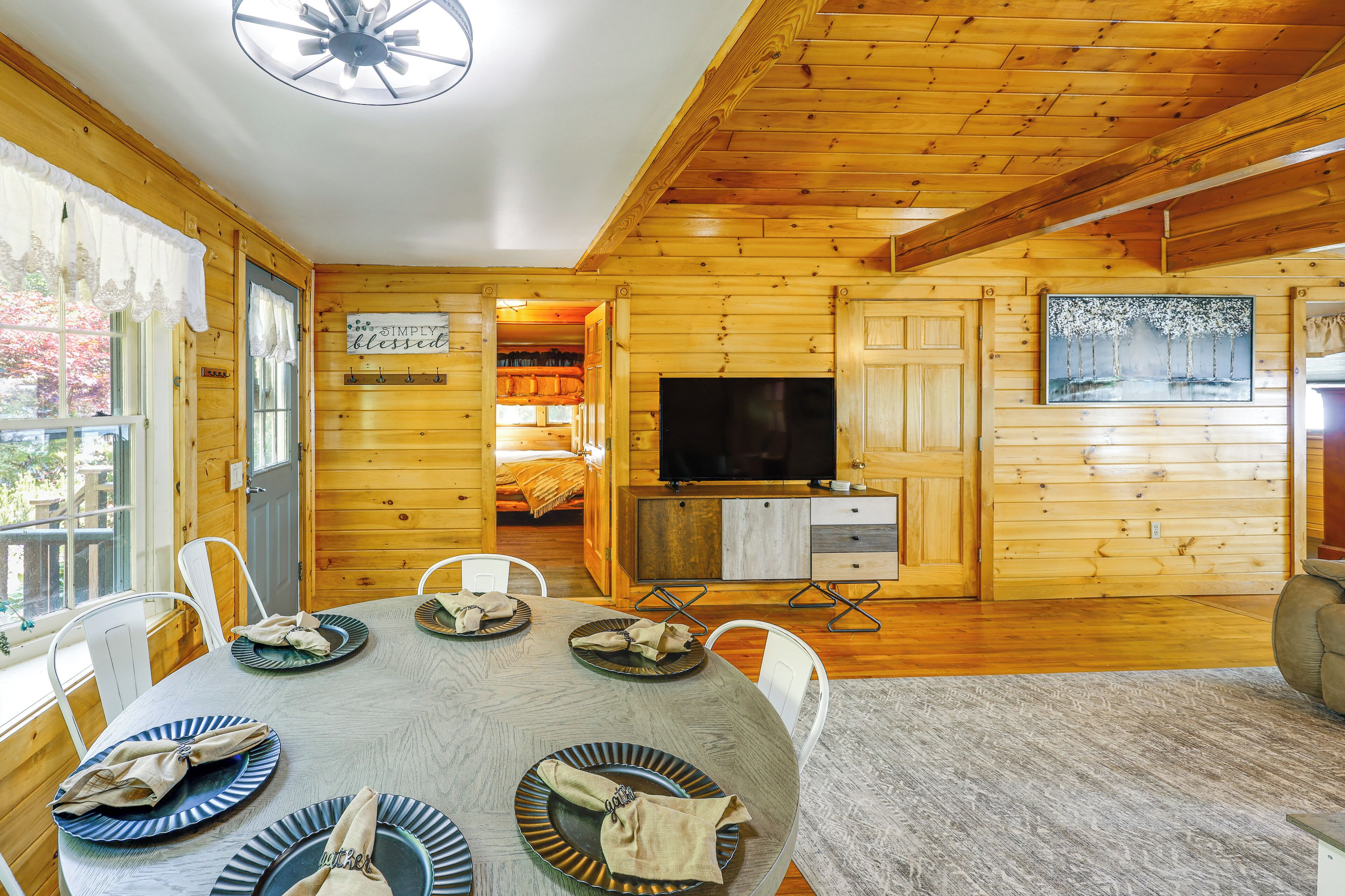 House (2 Bedrooms) | Interior