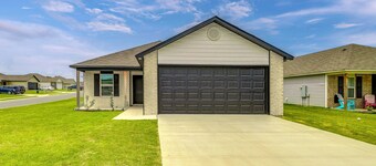 Bring Your Pets! Family-friendly Getaway in Cabot