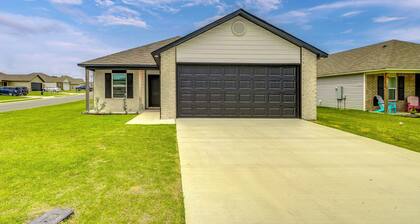Bring Your Pets! Family-friendly Getaway in Cabot