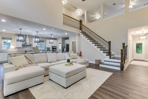 On Several Acres! Luxury Home in Prairieville