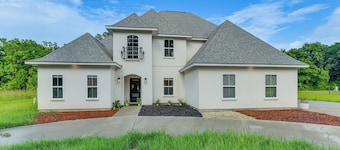 On Several Acres! Luxury Home in Prairieville