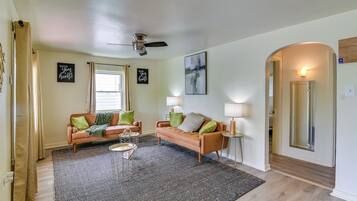 House (3 Bedrooms) | Interior