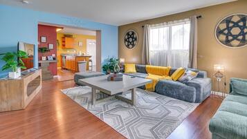 House (3 Bedrooms) | Interior