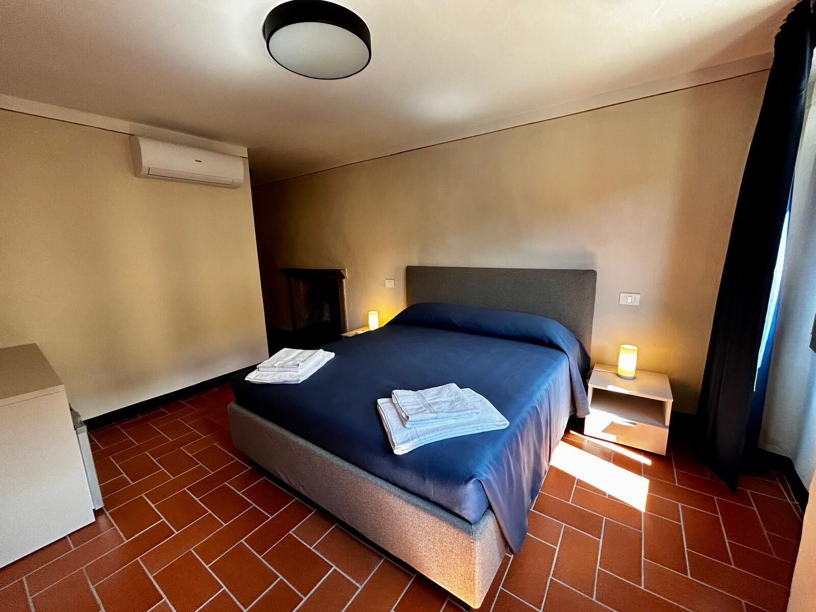 1 camera, Wi-Fi, lenzuola
