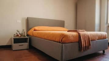 WiFi, bed sheets